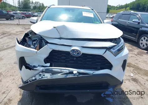 2024 Toyota Rav4 Xle/Woodland Edition z USA, uszkodzony, nr VIN 2T3RWRFV9RW204740